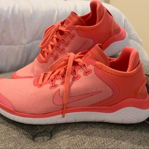 Nike Free Run lightly worn 8.5 coral pink